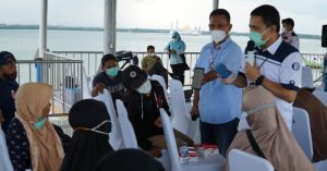 Pemkot Edukasi PKL di Kendari Beach soal Elektronifikasi Transaksi Pemerintah