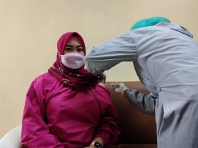 Terima Suntikan Vaksin Pertama, Siska Karina: Vaksin Ini Aman