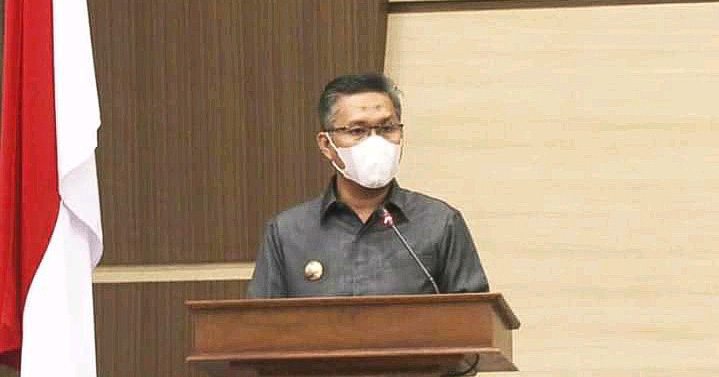 Wali Kota Kendari Serahkan LKPJ 2020 kepada DPRD