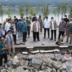 Jalan Menuju Masjid Al Alam Rusak karena Abrasi, Ini Kata Gubernur
