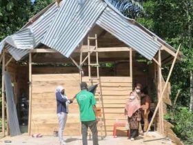 Ketua TP PKK Kendari Sambangi Korban Angin Kencang di Abeli