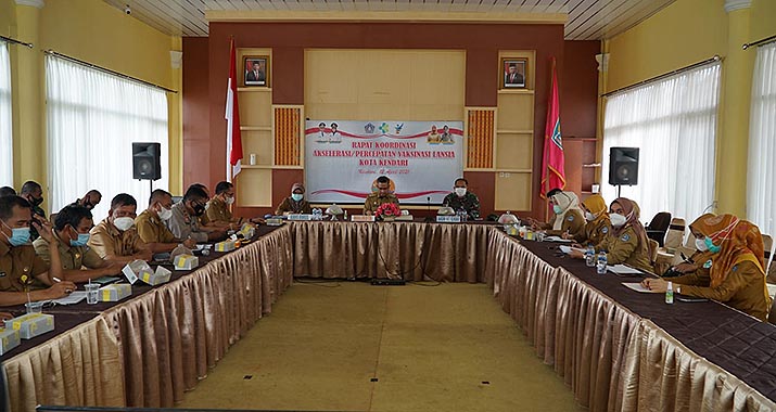 Wali Kota Kendari Harap Camat dan Lurah Proaktif Sukseskan Vaksinasi Lansia