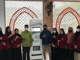 FEBI UM Kendari Luncurkan ATM Beras dan Telur Bagi Warga Kurang Mampu