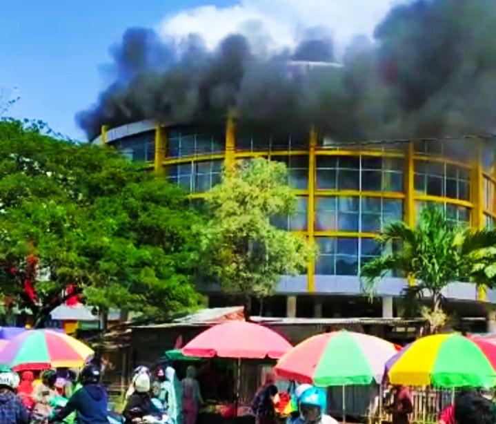 Pasar Sentar Kota Terbakar, Api Diduga dari Sampah yang Dibakar Anak anak