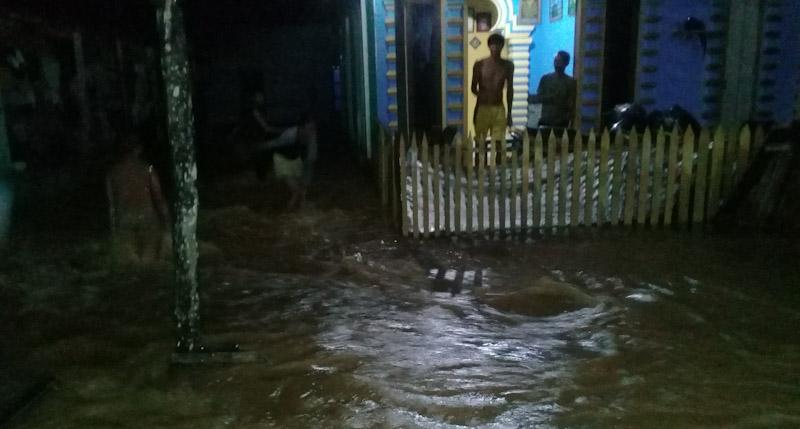 Kali Meluap, Banjir Genangi Sejumlah Rumah di Desa Puusawa Jaya Konawe