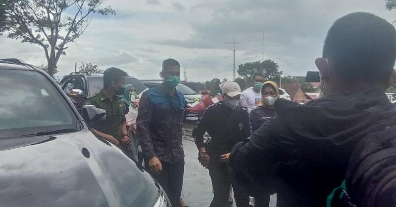 Pulang Kampung, Apriyani Rahayu Terima Bonus dari Gubernur Sultra dan Bupati Konawe