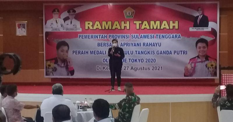 Apriani Rahayu Terima Mobil dari Gubernur, Namanya Diabadikan Jadi  GOR