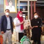 Pemda Konawe Hadiahi Apriyani Rahayu Tanah, Rumah dan 4 Ekor Sapi