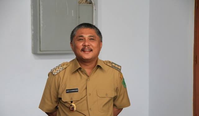 Bupati Konawe Wajibkan ASN dan Kades Suntik Vaksin Covid -19