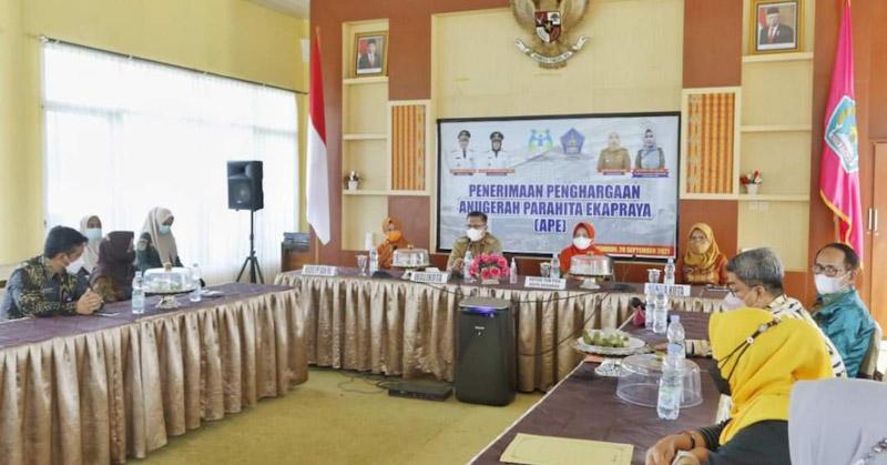 Raih Penghargaan APE, Wali Kota Kendari Pesan Jangan Cepat Merasa Puas