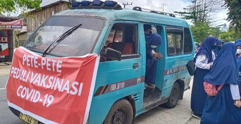 Sopir Pete Pete Kendari Antar Jemput Pelajar Untuk Ikut Vaksinasi Covid 19