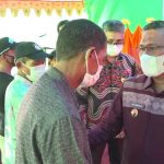 Wali Kota Kendari Serahkan 253 Sertifikat Tanah Untuk Nelayan di Kelurahan Sambuli