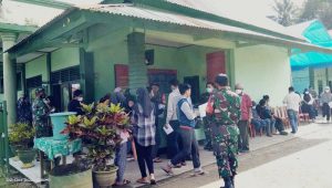 Masyarakat Antusias Ikut Serbuan Vaksinasi di Koramil 1417-07 Unaaha