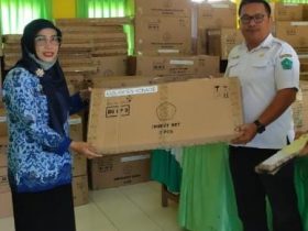5 SMPN di Konawe Dapat Bantuan Alat Laboratorium IPA