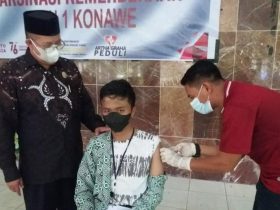 Vaksinasi Perdana di MAN 1, Polres Konawe Dapat 230 Penerima Vaksin