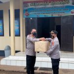 Kunjungan Perdana, Kapolda Sultra Beri Bingkisan ke Anggota Polsek Pondidaha