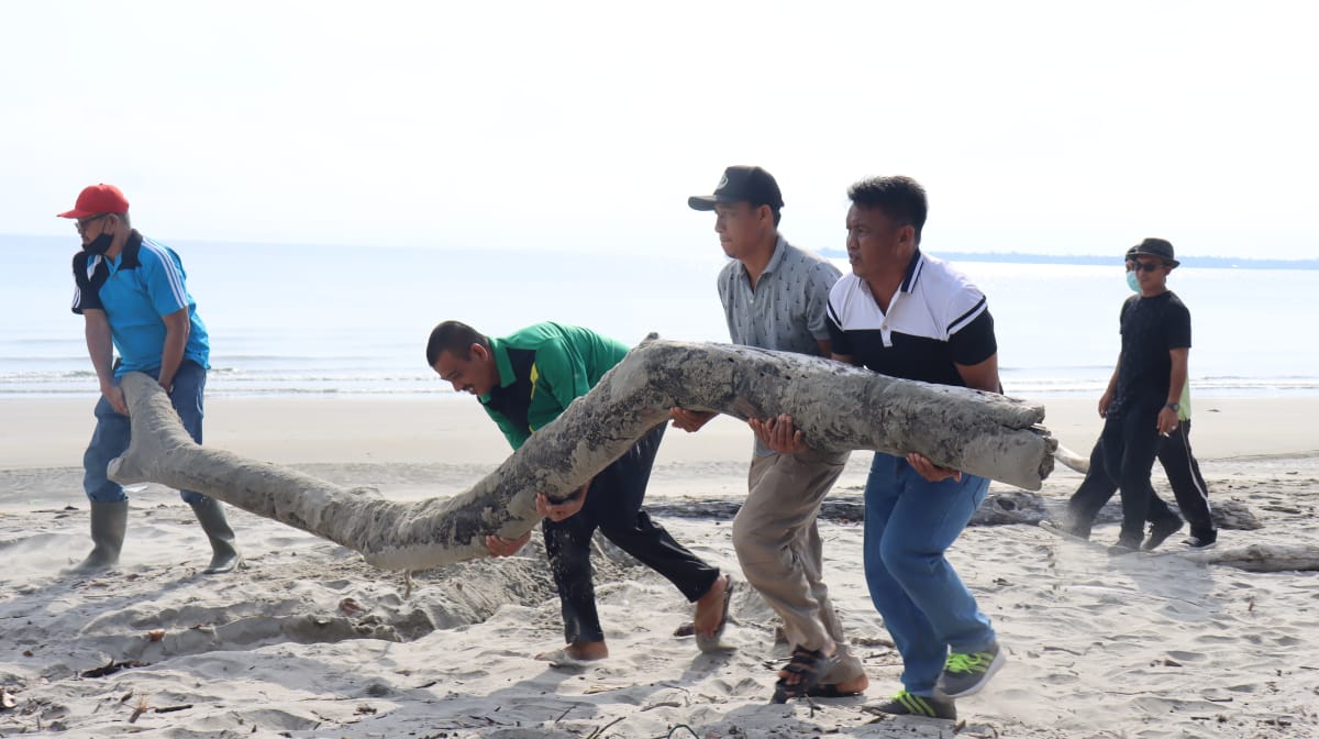 Wakil Bupati Konut Pimpin Kerja Bakti di Lokasi Wisata