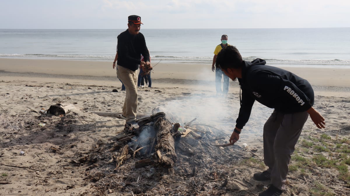 Wakil Bupati Konut Pimpin Kerja Bakti di Lokasi Wisata