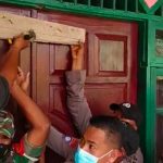 Tak Kunjung Menemui Massa Aksi, Kantor PT. Antam di Molawe disegel