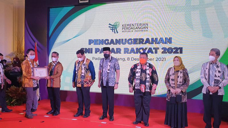 Dikelola Secara Profesional, Pasar PKL Kendari Raih Penghargaan SNI