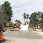 Protes Pekerjaan Jalan, Masyarakat Tongauna Konawe Blokir Jalan