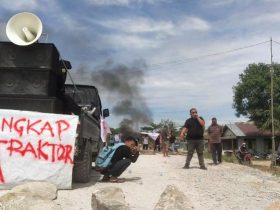 Protes Pekerjaan Jalan Tongauna, Lalu Lintas Terhenti selama 4 jam