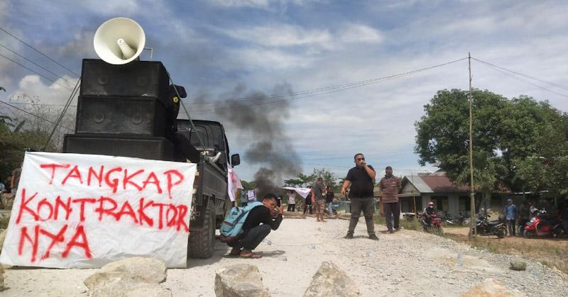 Protes Pekerjaan Jalan Tongauna, Lalu Lintas Terhenti selama 4 jam