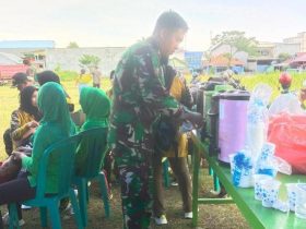 Ibu Persit Koramil Unaaha Siapkan Minuman dan Snack Bagi Peserta Vaksinasi TNI