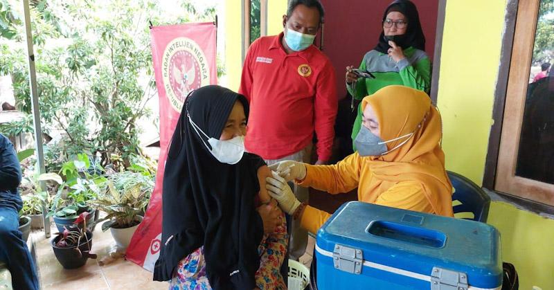 Jelang Akhir Tahun, BIN Sultra  Tuntaskan Vaksinasi Lansia