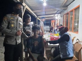 Sasaran Karyawan dan Penambang Batu, Polres Konut Gelar Vaksinasi Hingga Malam
