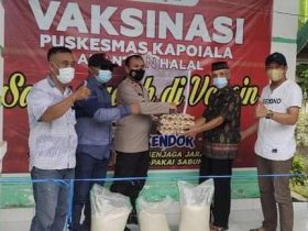 Genjot Capaian Vaksinasi, Pemerintah Konawe Bagikan Sembako ke Masyarakat