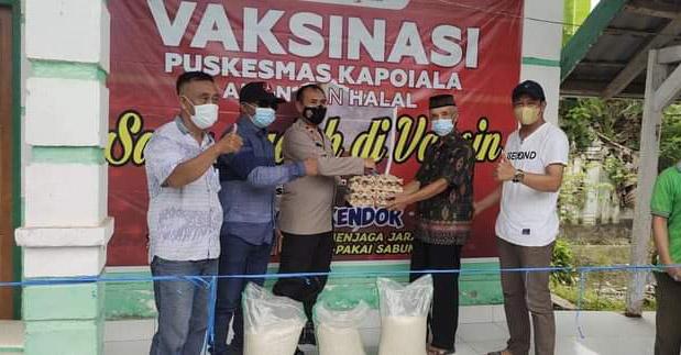 Genjot Capaian Vaksinasi, Pemerintah Konawe Bagikan Sembako ke Masyarakat