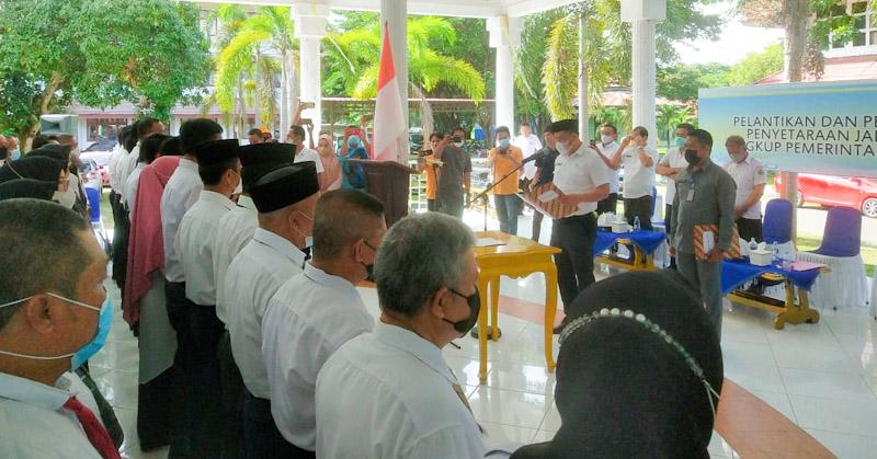 Lantik 294 Pejabat Funsional, Sekda Konawe Sindir Pejabat Santai dalam Bekerja