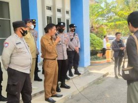 Jalan Beton Retak, Aliansi Mahasiswa Amonggedo Protes ke Dinas PUPR Konawe