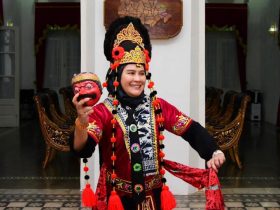 Untuk Sultra, Bupati Indramayu Akan Hadir Menari Topeng di Hari Pers Nasional