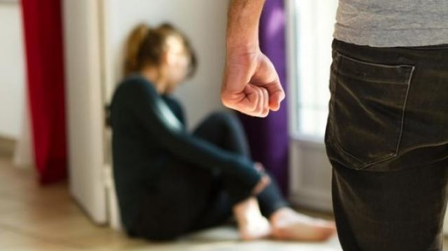 Cemburu Seorang Suami Di Konawe Pukul Istri Sendiri Hingga Lebam