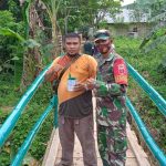 Warga Watulondo Buat Jembatan Dari Kas Masjid, Babinsa Turun Tangan