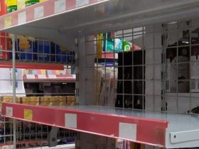 Minyak Goreng di Kendari Masih Langka, IRT Resah