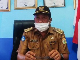 Kepala SMA negeri 1 Unaaha Jusmar. S. Pd.M.Pd