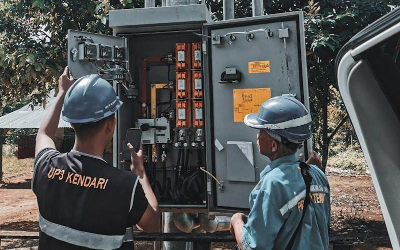 Terangi 11 Desa Terpencil di Koltim, PLN Kucurkan Investasi Rp 18,56 Miliar