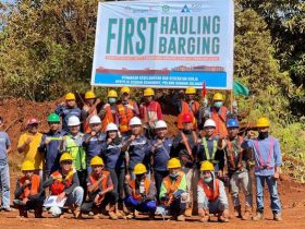 Hauling Barging Perdana, Sinergitas PT Antam dan KSO MTT Angin Segar Masyarakat Lingkar Tambang