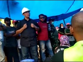 Dialog Pimpinan PT GKP dengan Warga Tolak Tambang Berlangsung Panas
