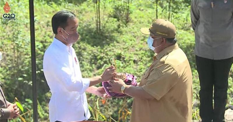 Gubernur Sultra Bawa Tanah dari Keraton Buton dan Air Suci dari Sangia Nibandera Mekongga ke IKN