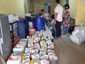 Polisi Temukan Minyak Goreng Curah 1,1 Ton di Salah Satu Kios di Unaaha