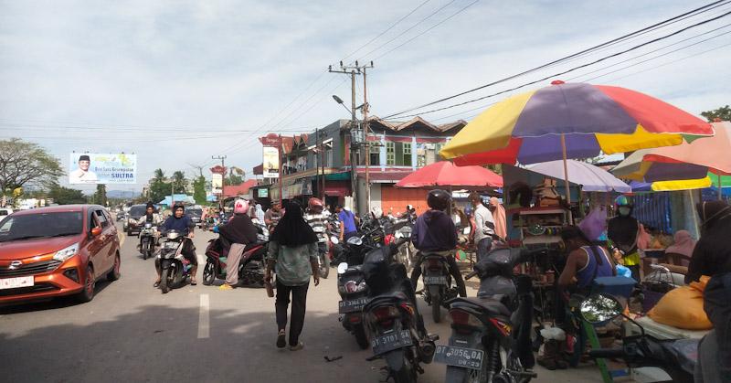 Minyak Goreng Kemasan Mahal, Warga Konawe Beralih ke Minyak Goreng Curah