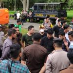 Pekerjaan Jembatan Latoma Belum Rampung, HMI Konawe Demo di Kejari Unaaha