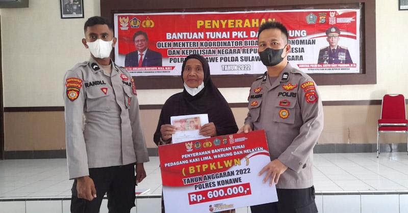Penyaluran Bantuan PKL dan Nelayan, Kapolres Konawe : Tidak Ada Potongan
