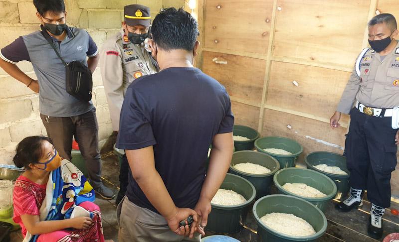 Polsek Sampara Amankan Puluhan Baskom Miras Tradisional