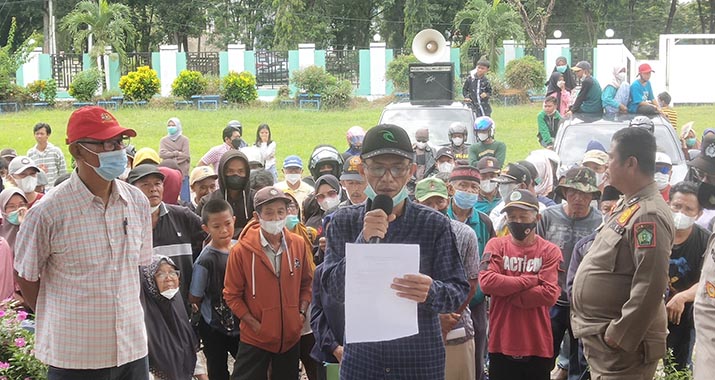 Wilayahnya Hilang dari IPPKH PSN, Warga Desa Baruga Geruduk Kantor DPRD Konawe