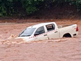 Mobil Rombongan Karyawan Tambang di Kolaka Terseret Arus Sungai, 1 Orang Hilang
